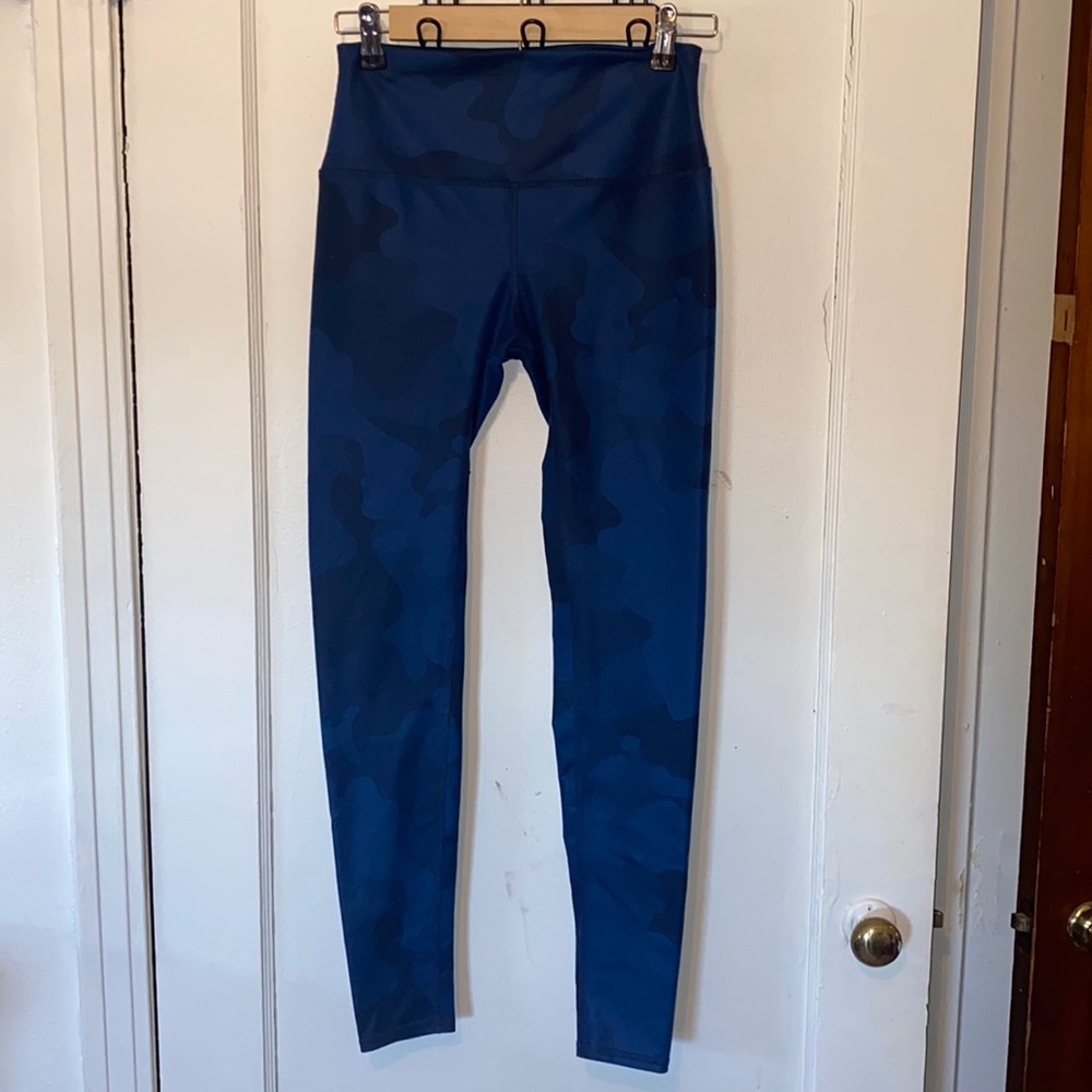 ALO Yoga athletic leggings in blue military camo spandex print